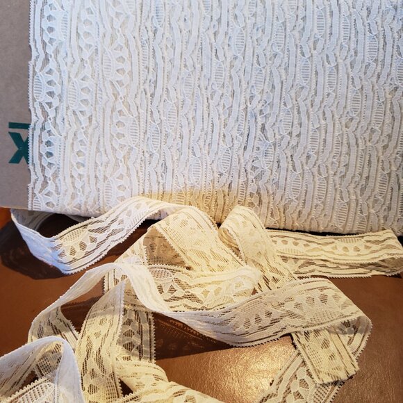 Lingerie Lace Trim - 1" Ivory White/Ivory - Stretch - Picture 5 of 8